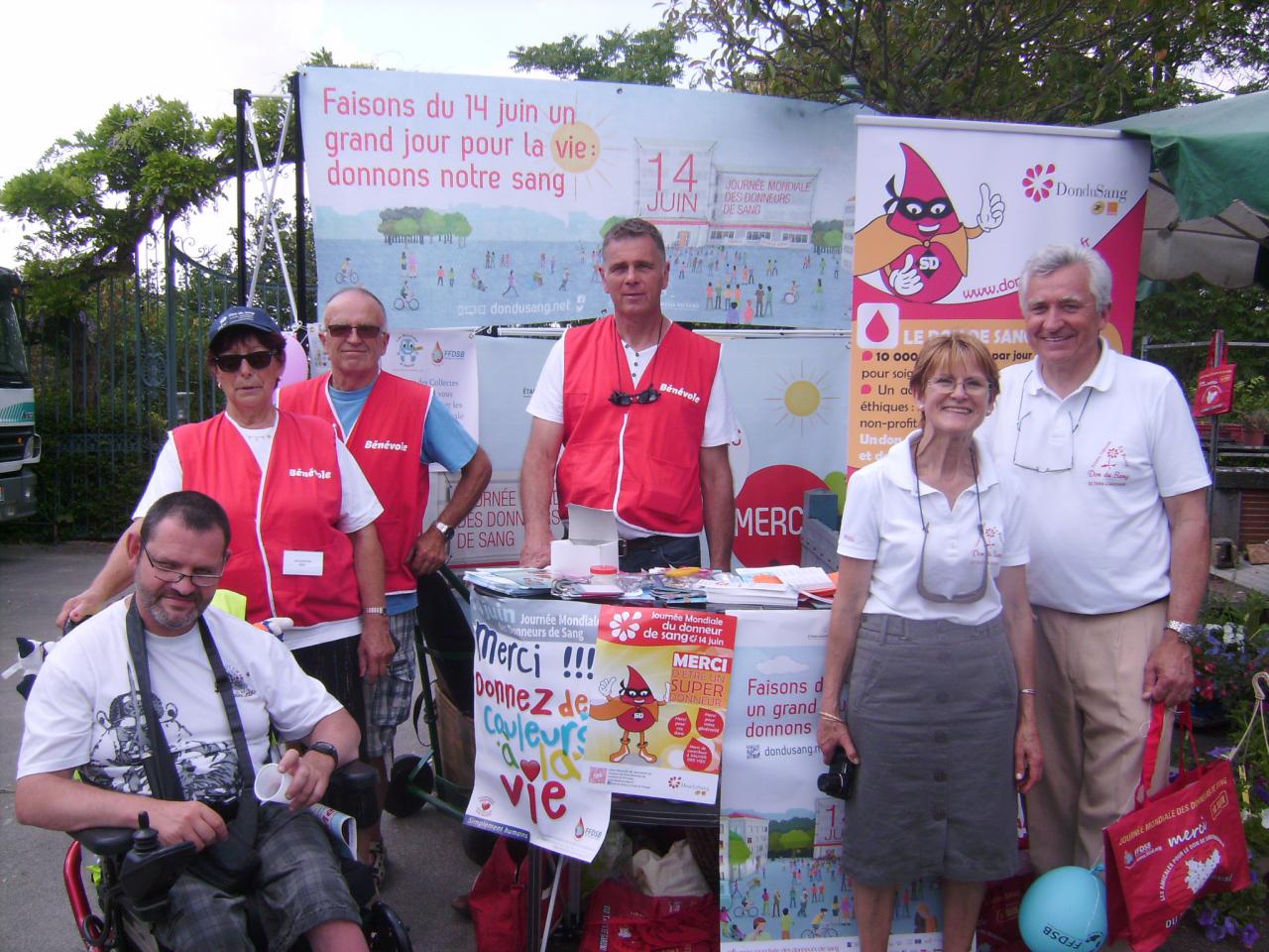 TARN ET GARONNE (82) stand sur le marché, 63 dons enregistrés.  